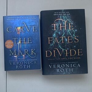 Veronica Roth Carve The Mark and The Fates Divide Duology Books